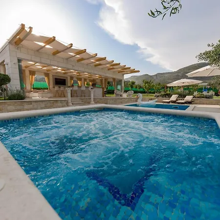 Malo Villa